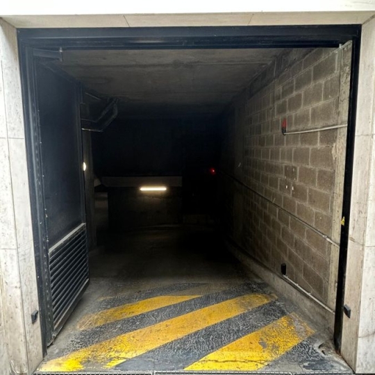  Annonces ST OUEN : Parking | PARIS (75015) | 12 m2 | 120 &euro; 