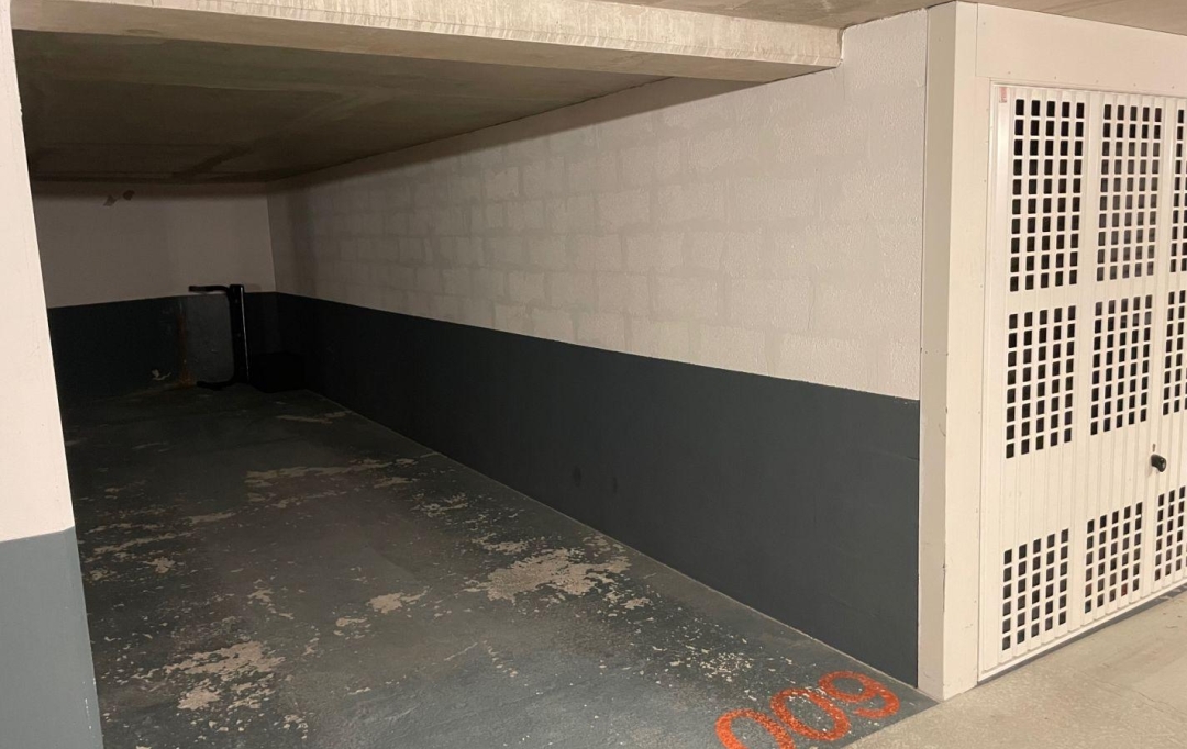 Annonces ST OUEN : Garage / Parking | BOULOGNE-BILLANCOURT (92100) | 14 m2 | 150 &euro; 