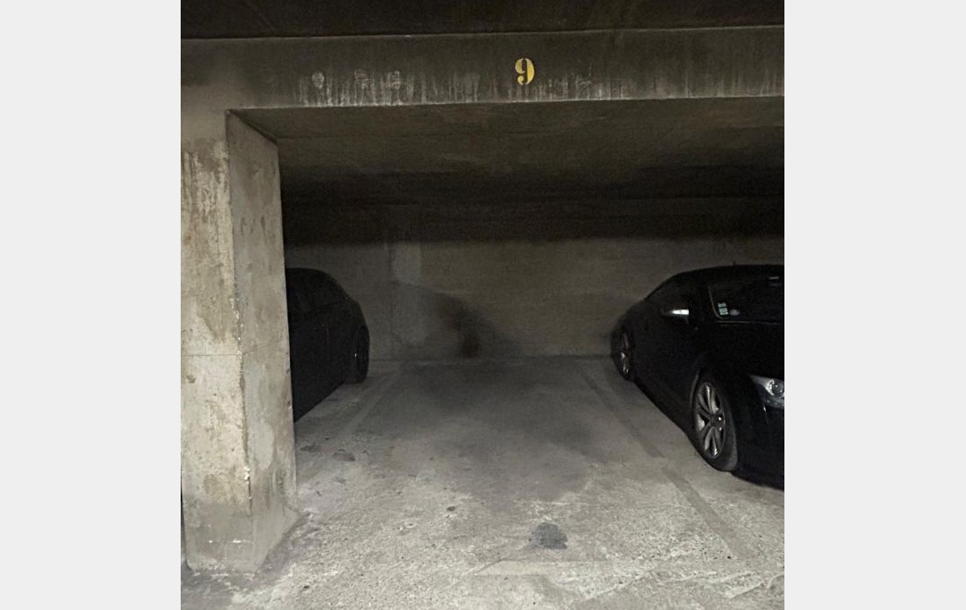 Annonces ST OUEN : Parking | PARIS (75015) | 12 m2 | 120 &euro; 