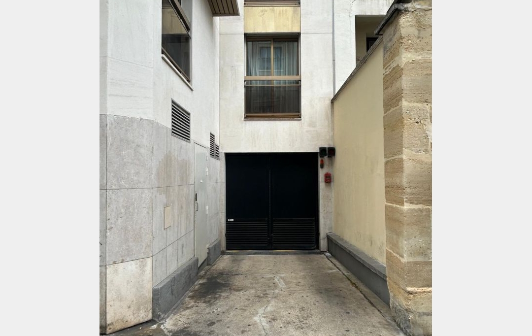 Annonces ST OUEN : Parking | PARIS (75015) | 12 m2 | 120 &euro; 