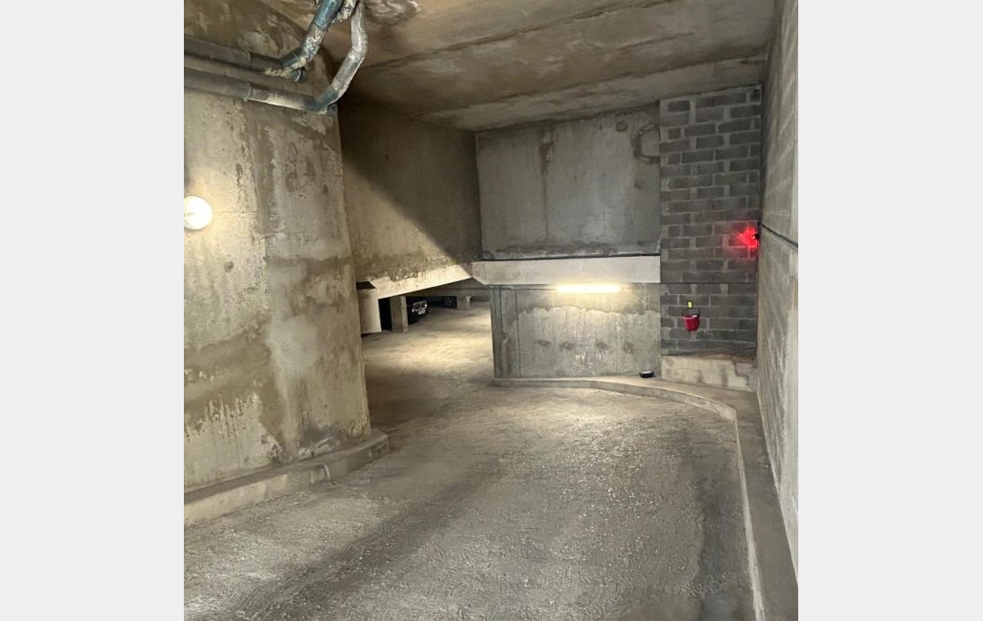 Annonces ST OUEN : Parking | PARIS (75015) | 12 m2 | 120 &euro; 