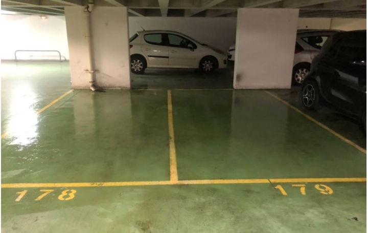  Annonces ST OUEN Garage / Parking | PARIS (75011) | 12 m2 | 110 € 